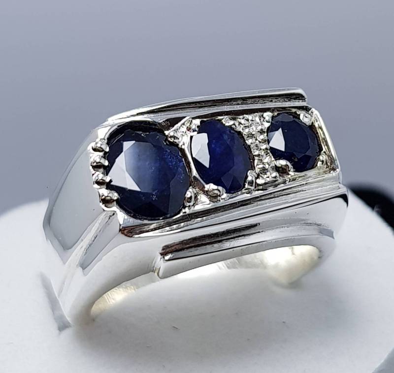 Natürlicher Kashmir Farbe Saphir Ring Band Verbote Rich Blue 3 Stein Klare Steine Echt Herren von RingsWear