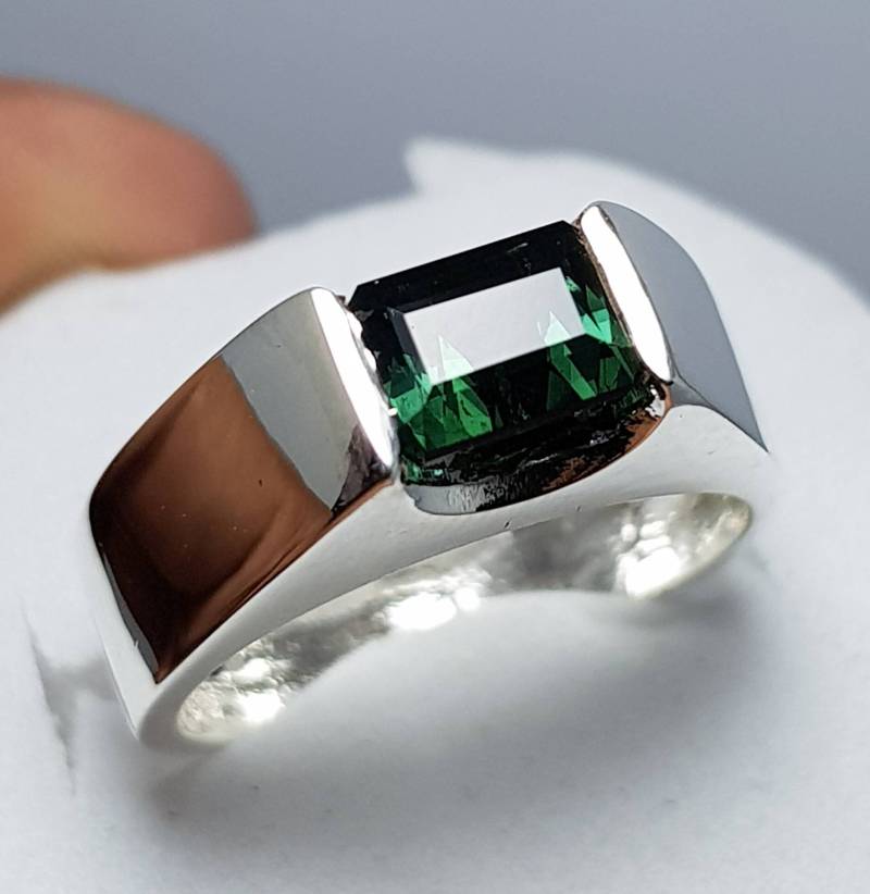 Nicht Erhitzter Unbehandelter Smaragdschliff Turmalin Ring Auge Sauber Dunkelgrün Ringe Männer Band Frauen Bands Shia von RingsWear
