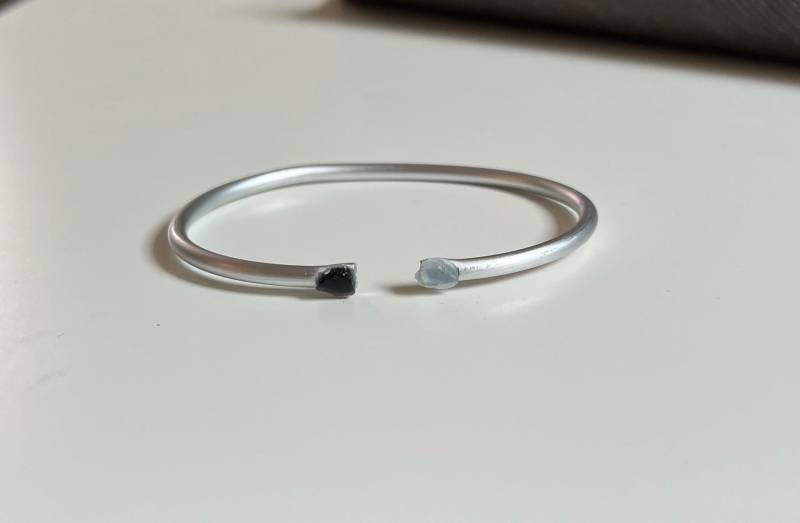 Armreif Mit Edelsteinen Und Gravur Innen | Rostfrei Bangle Silberarmreif von RingsbyLuu