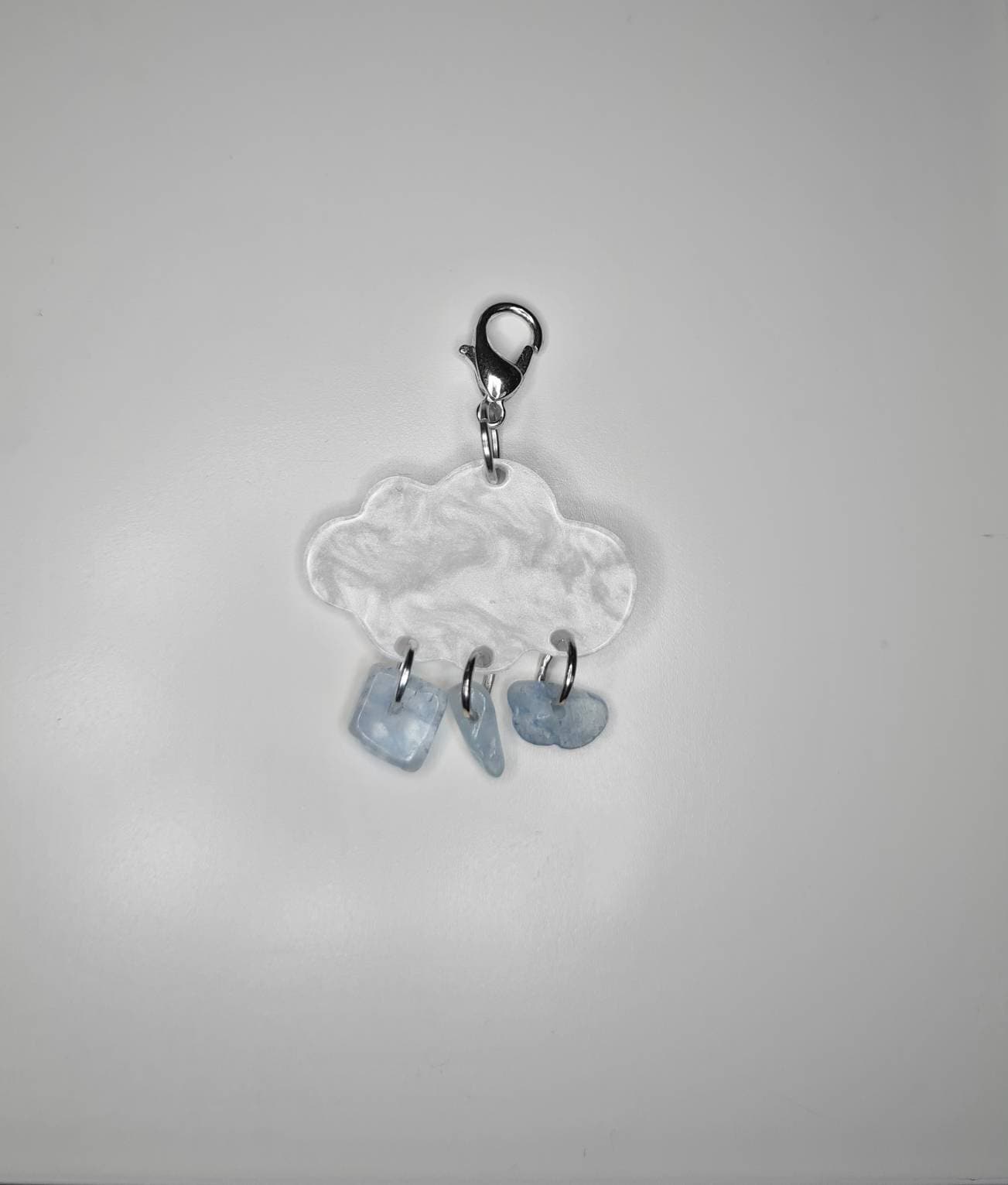 Charm Anhänger Perlmutt Wolke Mit Heilsteinen Nach Wahl Aquamarine Obsidian Larimar Aventurine Quartz Heliotrope Angelite Kyanite Amethyst Charm Anhänger Perlmutt Wolke Mit Heilsteinen Nach Wahl Aquamarine Obsidian Larimar Aventurine Quartz Heliotrope Angelite Kyanite Amethyst von RingsbyLuu