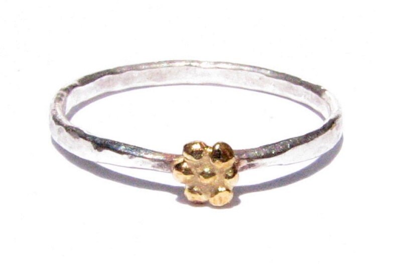 24K Gelbgold Blume Und Silber Ring - Stapelbarer Dünner Solides Silberring Blumen Sofort Lieferbar von Ringsland