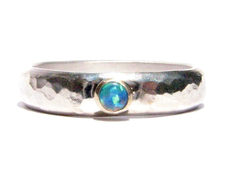 Blauer Opal Ring - Silber Und 14K Goldring Stapelring Gemischte Metalle Ring-Solitärring von Ringsland