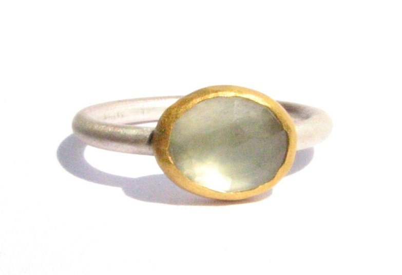 Grün Prehnit Ring - 24 Karat Solid Gold Silber Rose Cut Stapelbarer Grüner 24K -Made To Order von Ringsland