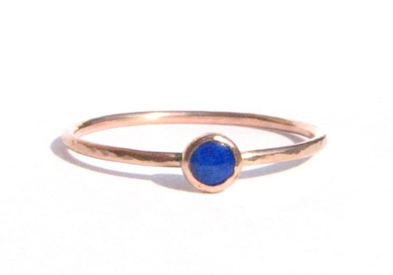 Lapis Rose Gold Dünner Stapelring Verlobungsring - Zarter Goldring Handgemachter Goldring-Solitärring Blauer Ring Rosegold von Ringsland