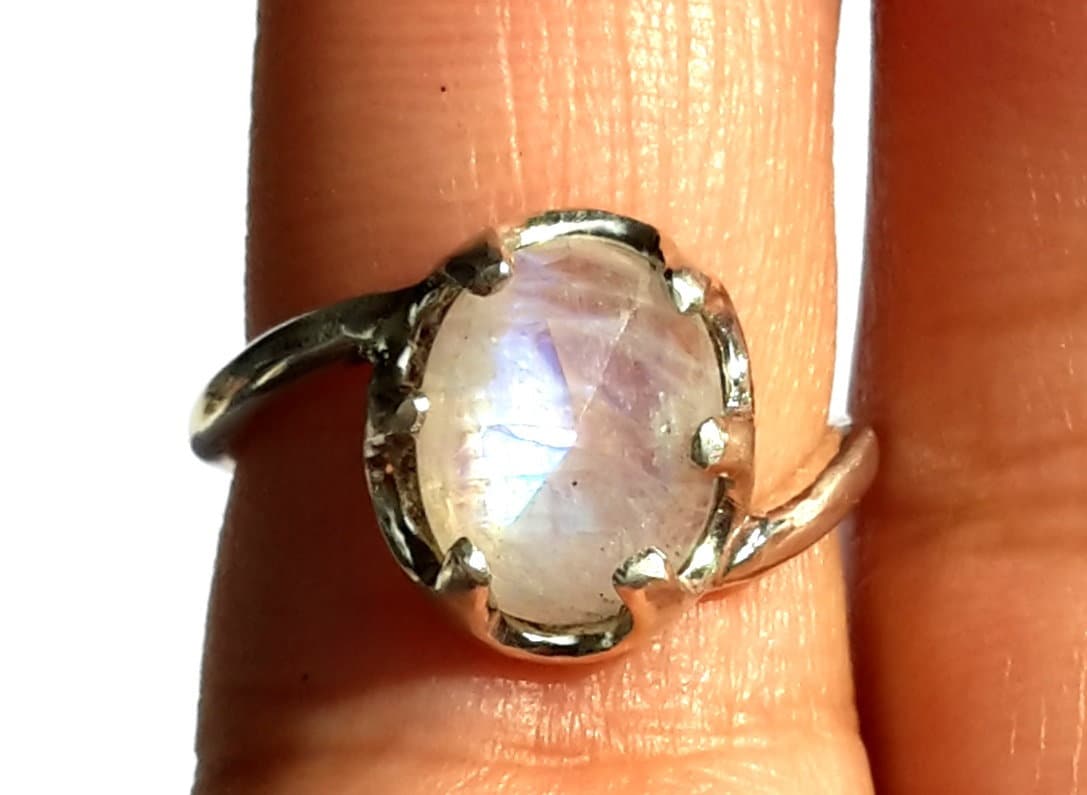 Natürlicher Rose Cut Regenbogen Mondstein Und Silber Ring-Rose Ring-Boho Ring-Alternative Verlobung Ring-Rustic-A Size 6 von Ringsland