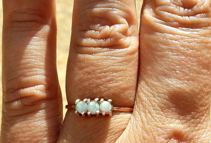 Opal Ring-14K Solid Gold Ring-Opal Verlobungsring-Opal Ring-stapelbarer Ring-Thin Ring-Gold 14K-Made To Order von Ringsland