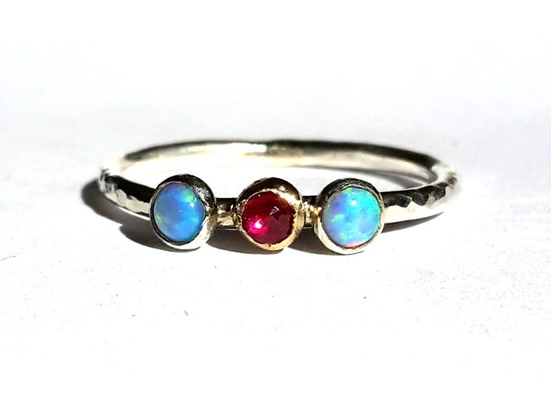 Rubin Opal Ring-Opal Silber Ring-Blauer Opal-stacking Ring-Jubiläum 14K Gold-Verlobungsring-Rose Cut Ring-Silber Ring von Ringsland