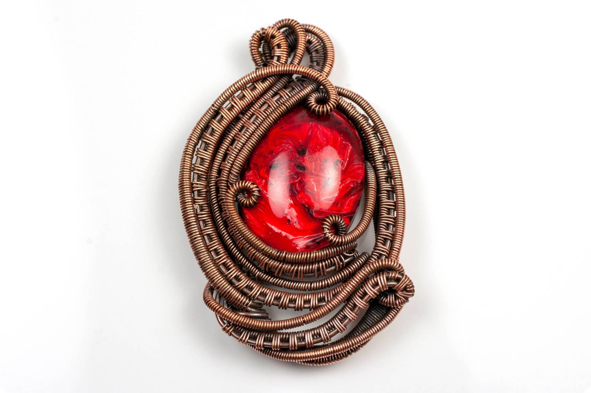 Anhänger Aus Drahtgeflochtenem Antik-Kupfer Mit Rotem Marmor Acryl-Cabochon von RioBravoStudios