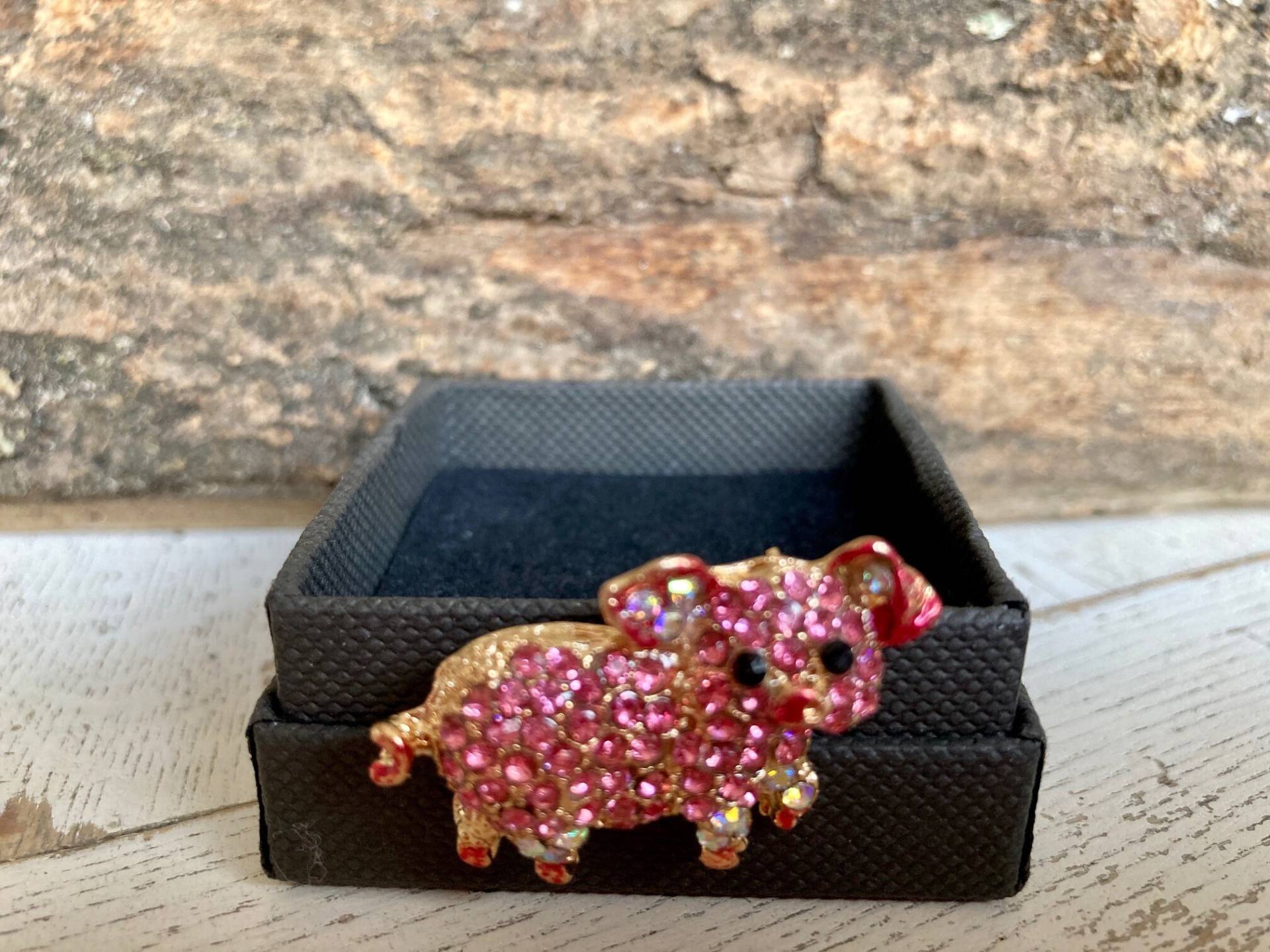 Schweinchen Rosa Strass Vintage Stil Brosche Tier von RioRetroVintageWear