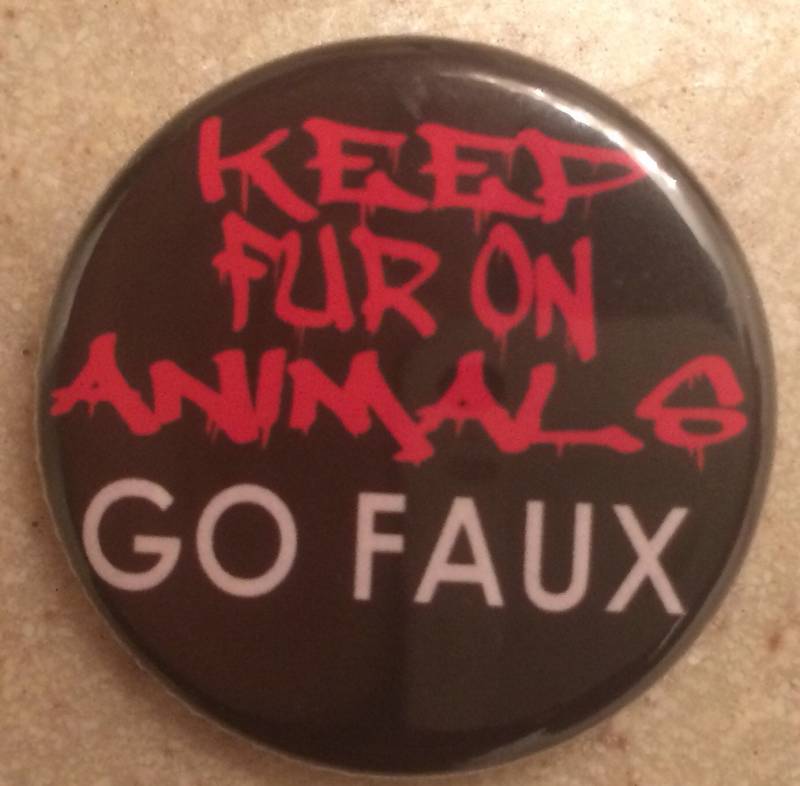 Anti-Pelz/Go Faux 1 1/4 "Knopf von RiotOn