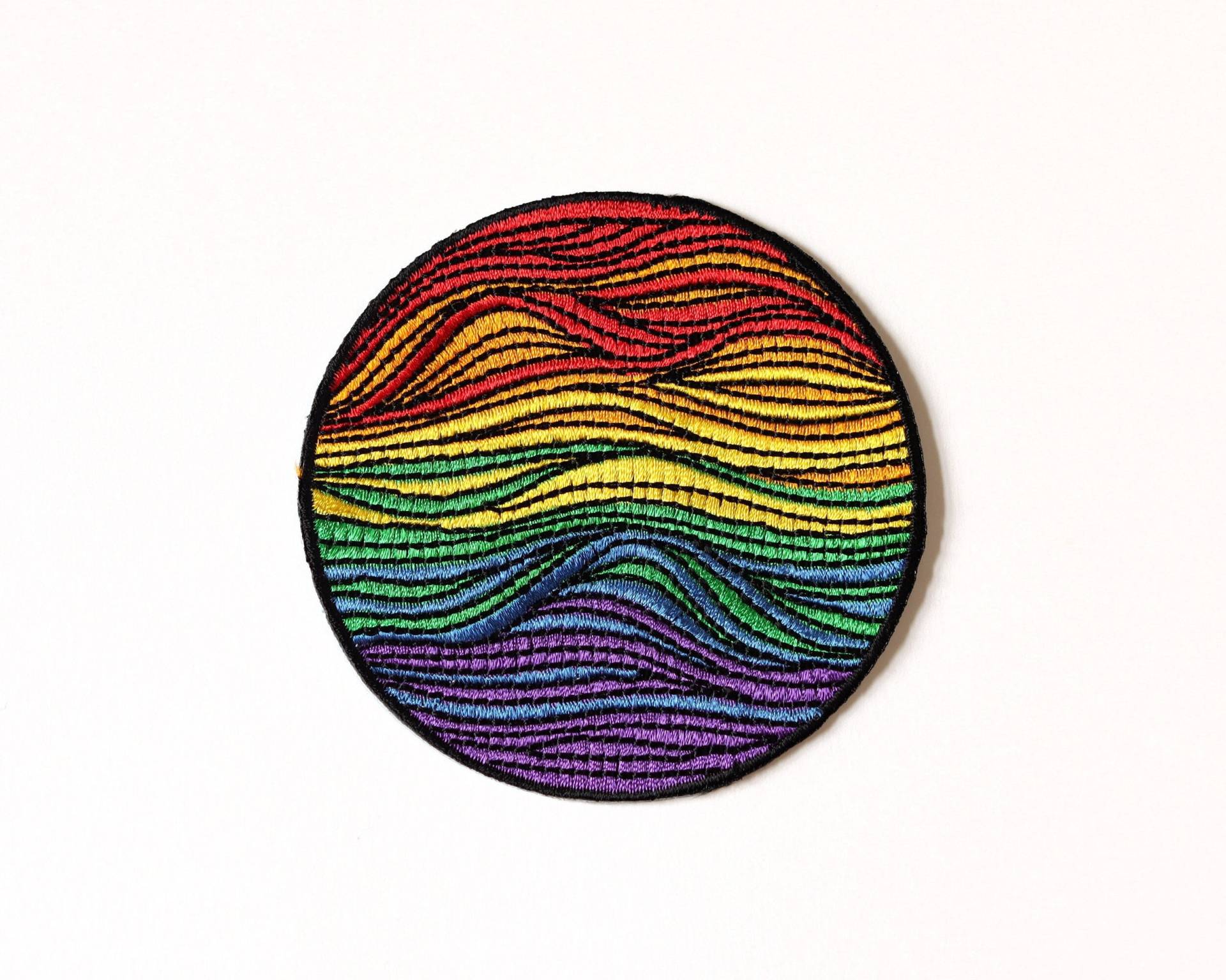 Gay Pride Flagge Aufnäher | Regenbogen Gestickter 3x3cm von RippleSplashStudio