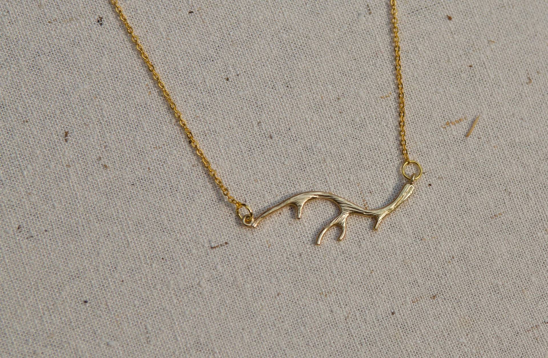 Kleine Geweih Halskette Kleine Geweih Halskette von RipplingWaterDesigns