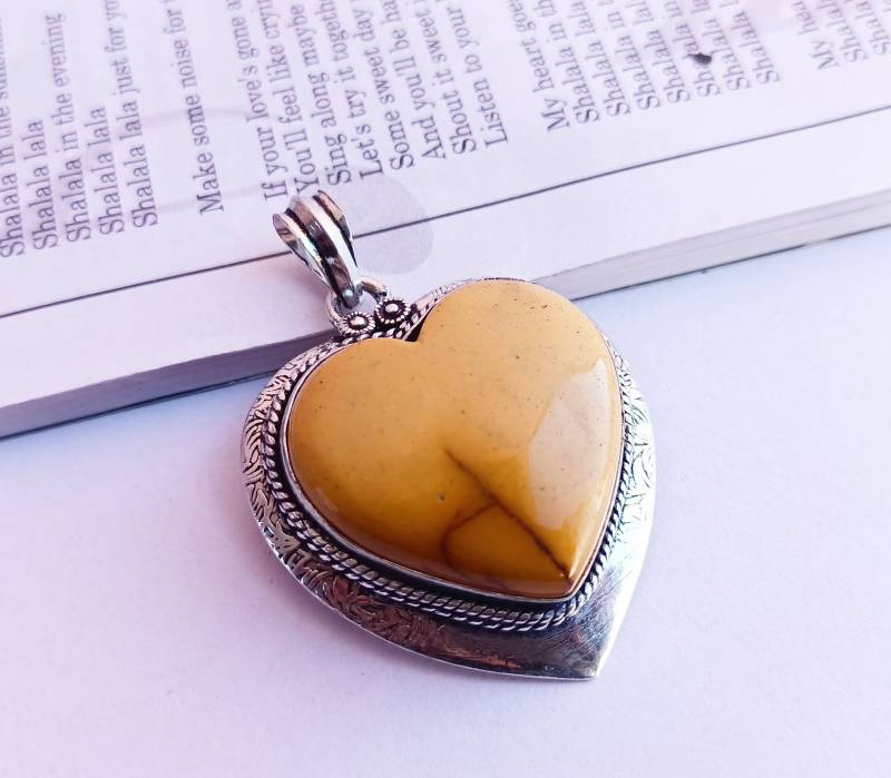Einzigartiger Mookait Jaspis Anhängermookait Kette Versilberter Anhänger Edelstein Anhängerherzform von Rishijewelrycreation
