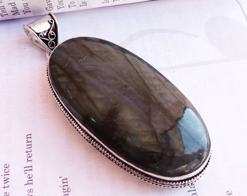 Großer Labradorit Anhänger - Halskette - Natürlicher Edelstein Halskette von Rishijewelrycreation