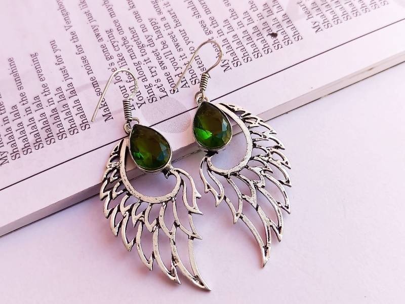 Grüne Peridot Ohrringe Aus Sterling Silber Versilbert Geschenk Für Sie Hängeohrringe von Rishijewelrycreation