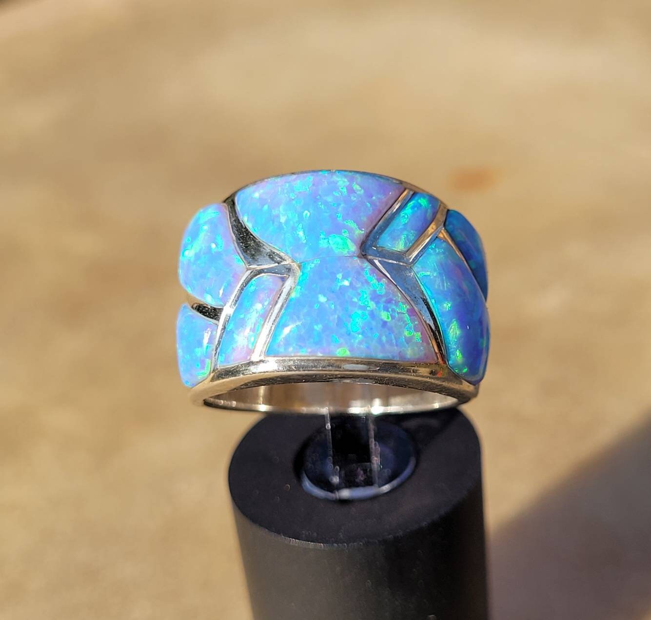 Moderner Opal Overlay Ring von RisingThunderJewelry