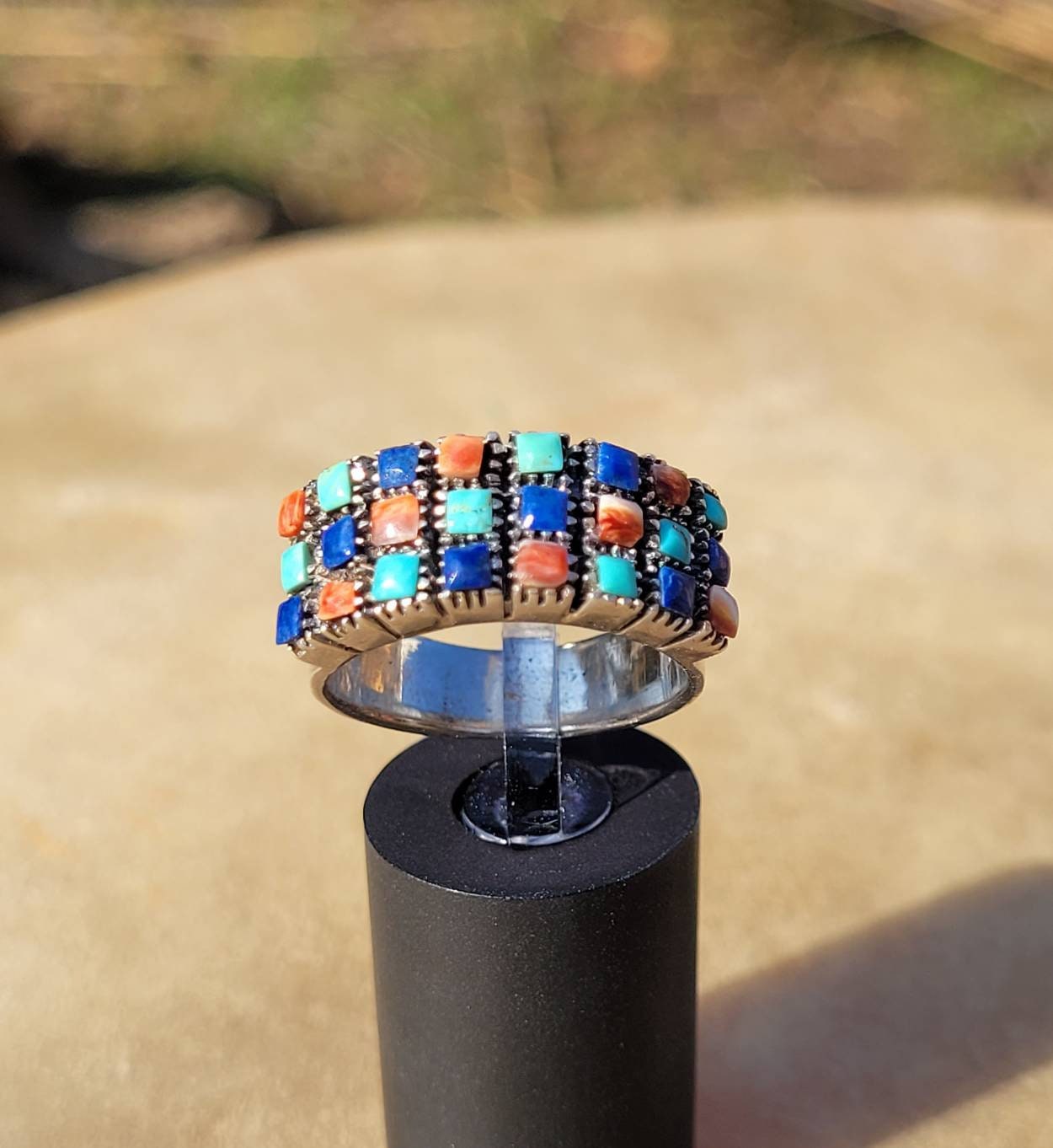 Moderner Türkis Spiny Oyster Und Lapis Lazuli Ring von RisingThunderJewelry