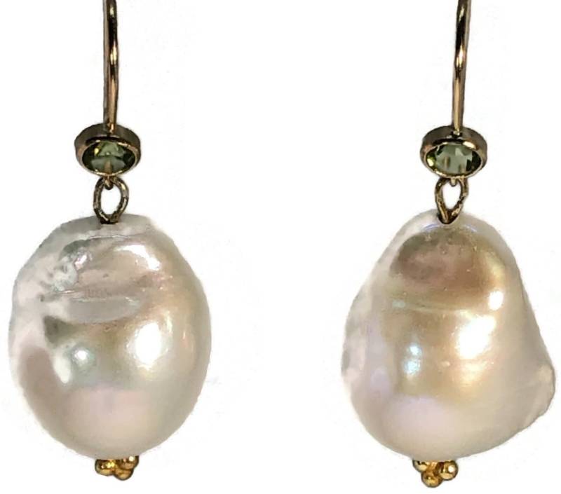 14K Goldohrringe Mit Peridot-Bezel-Perlen. Barock Perlentropfen.14K Gold Perlentropfen | Perlen Ohrringe von RitaBJewelers