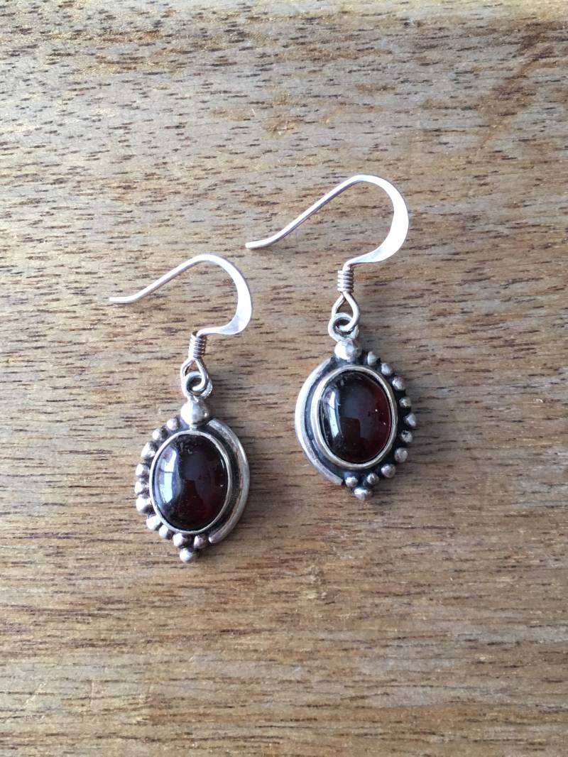 Granat Ohrringe, Edelstein Roter Ovalförmige 925 Sterling Silber Januar Birthstone Ohrringe von RitaCollection