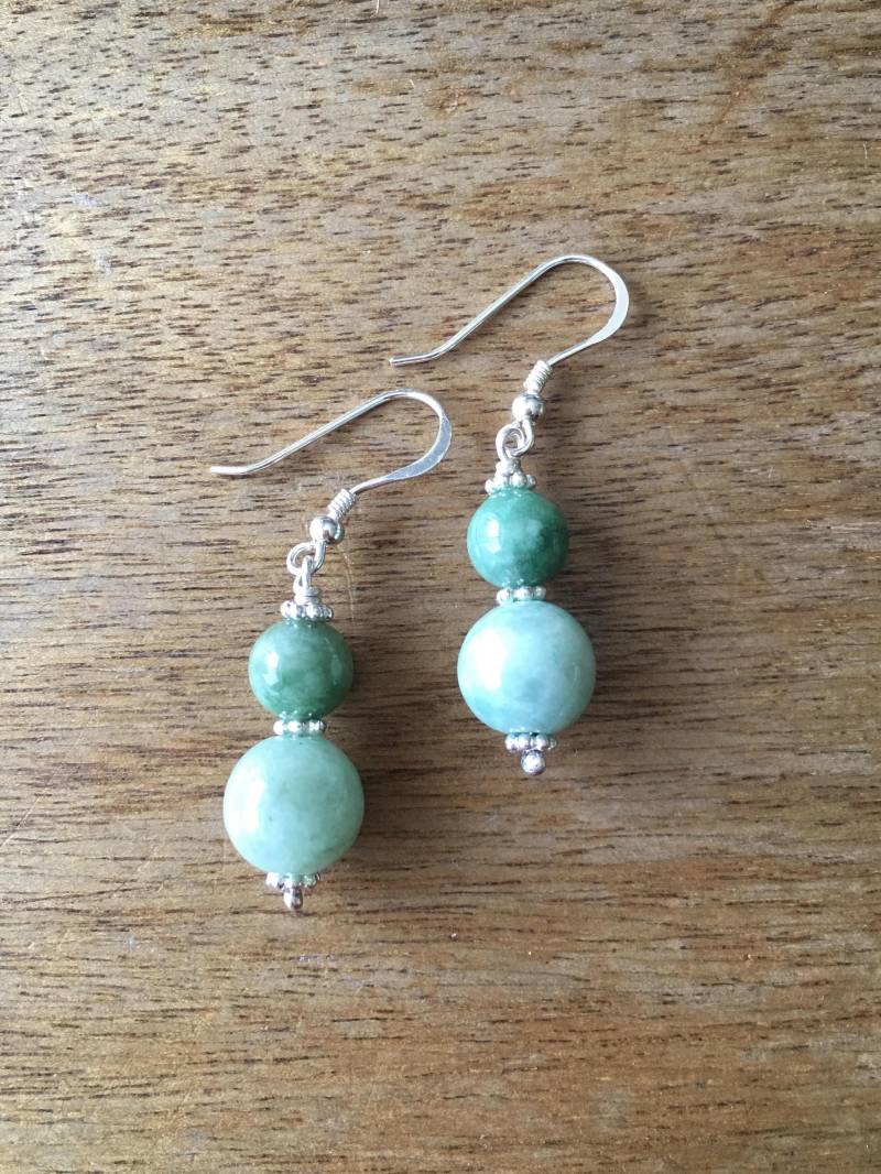 Jade Ohrringe, Grüne Echte Natürliche Farbe Perlen 925 Sterling Silberohrringe von RitaCollection