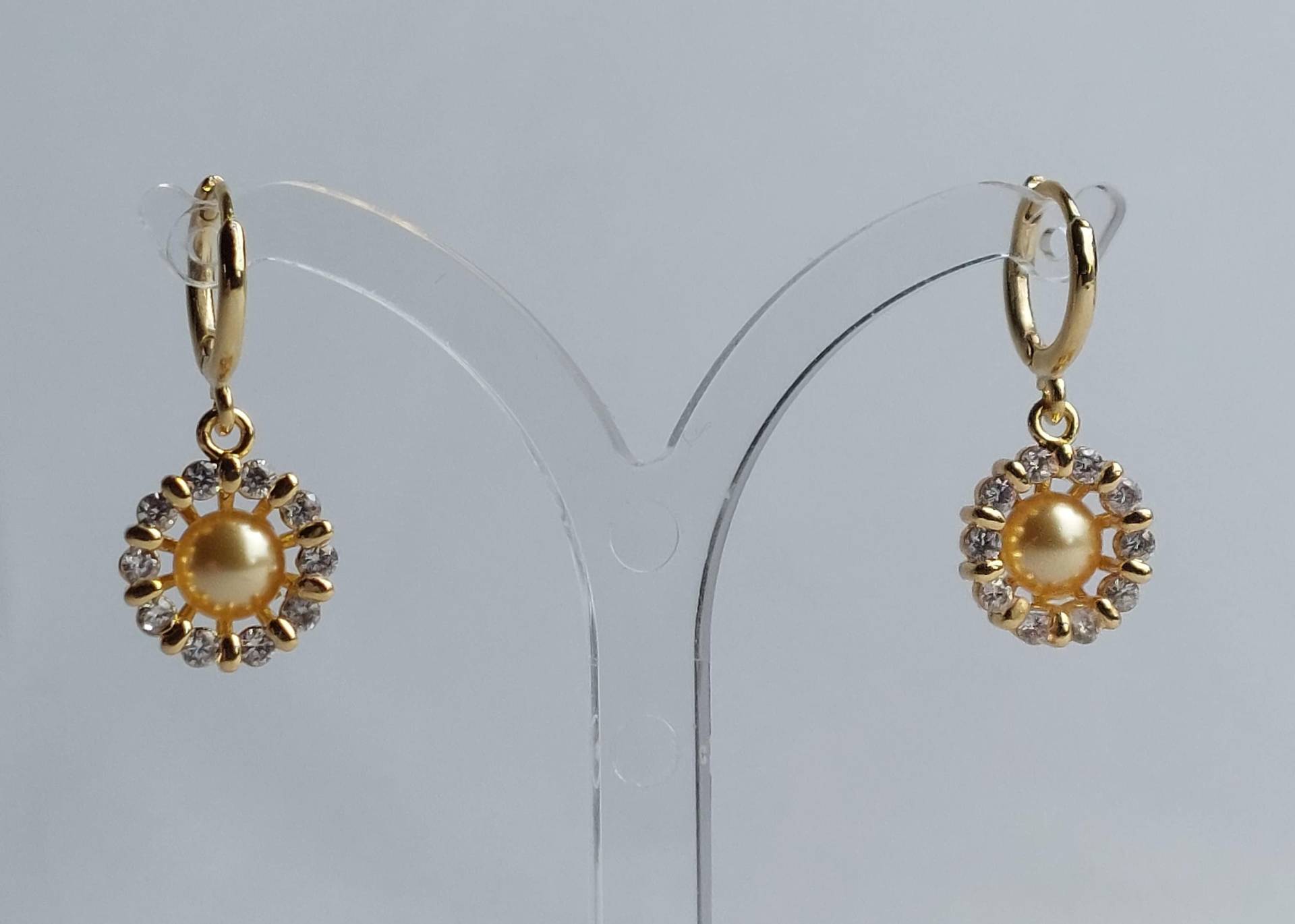 Ohrringe Bianca Mit Wunderschön Golden Schimmernden Cabochon Perlen, Handgemachter Schmuck, Geschenk Für Sie Ohrringe Bianca Mit Wunderschön Golden Schimmernden Cabochon Perlen, Handgemachter Schmuck, Geschenk Für Sie von RitasPerlenwelt