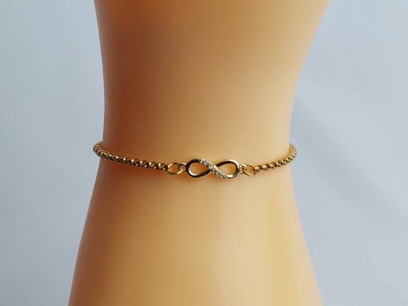 Verstellbares Armband Mit Infinity Symbol An Einer Box Kette in Gold, Handgemachter Schmuck von RitasPerlenwelt