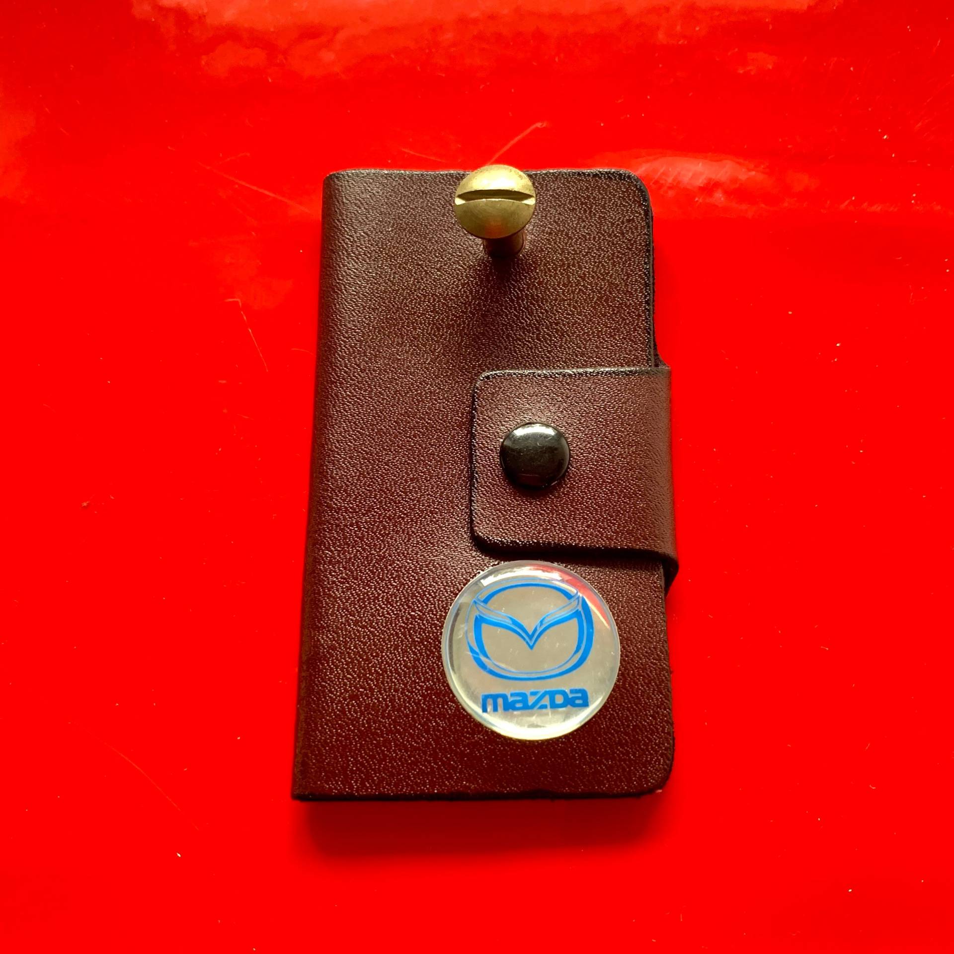 Mazda Schlüsseltasche Schlüsseletui Leder - Neu Mit Vintage Mazda Emblem, Schlüssel Tasche Für Ihr Auto Ledertasche Leatherbag Car Mazda Schlüsseltasche Schlüsseletui Leder - Neu Mit Vintage Mazda Emblem, Schlüssel Tasche Für Ihr Auto Ledertasche Leatherbag Car von Ritasschmuck