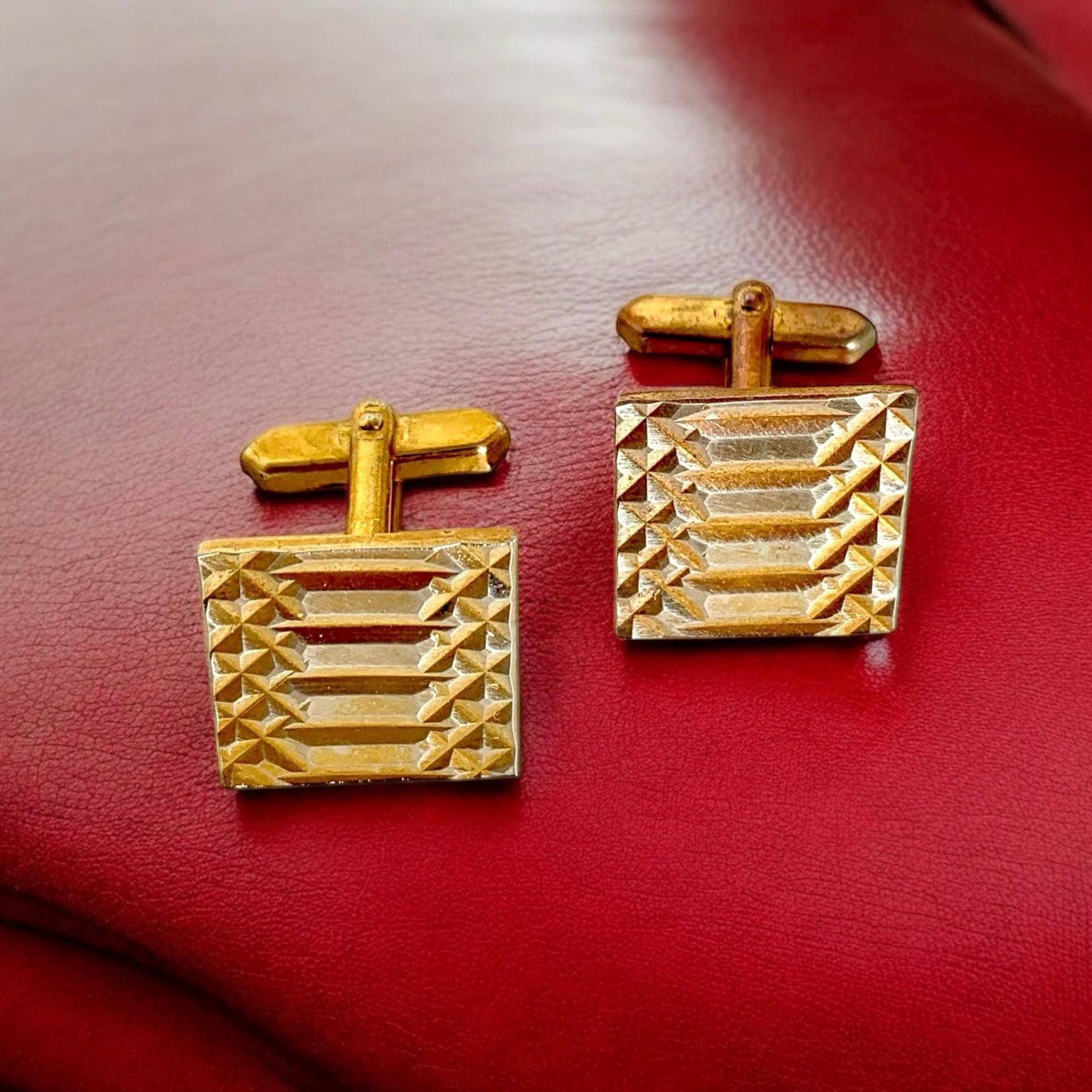 Super Shiny Manschettenknöpfe 60-Er Jahre, Manchettenknöpfe 14K Vergoldet Doublé Cufflinks Gold Manchette, Manschette, Elegant Für Ihn Super Shiny Manschettenknöpfe 60-Er Jahre, Manchettenknöpfe 14K Vergoldet Doublé Cufflinks Gold Manchette, Manschette, Elegant Für Ihn von Ritasschmuck
