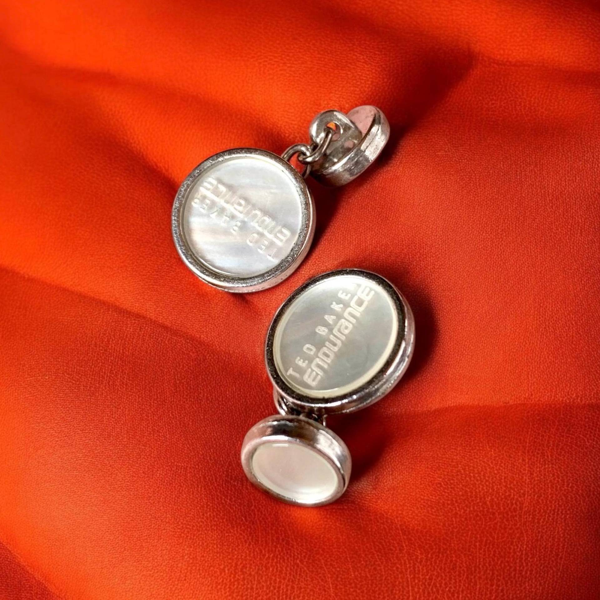 Ted Baker Mini Manschettenknöpfe Manchettenknöpfe Metall Cufflinks Bacer Endurance - Perlmutt Manschette 15mm Knopf Bluse Hemd Ted Baker Mini Manschettenknöpfe Manchettenknöpfe Metall Cufflinks Bacer Endurance - Perlmutt Manschette 15mm Knopf Bluse Hemd von Ritasschmuck
