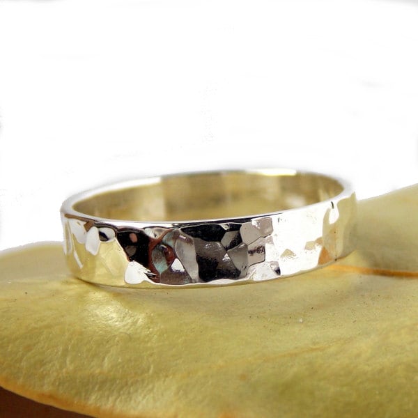 Gehämmertes Band Ring Sterling Silber Ring, Strukturring, Einfacher Silberring, Gehämmert Texturring, Gehämmerter Ehering Gehämmertes Band Ring Sterling Silber Ring, Strukturring, Einfacher Silberring, Gehämmert Texturring, Gehämmerter Ehering von RitoOriginals