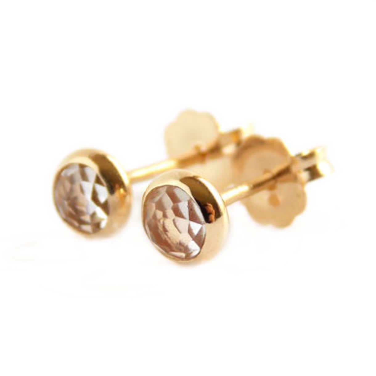 Rose Cut Geburtsstein Ohrstecker in Gold-Filled Rose Cut Geburtsstein Ohrstecker in Gold-Filled von RitoOriginals