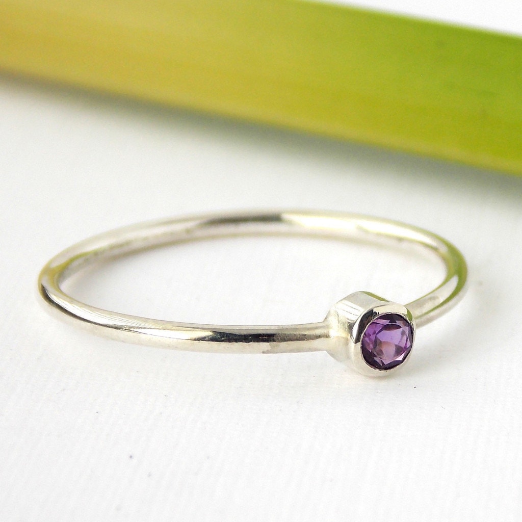 Stapelring Aus Sterlingsilber Mit Geburtsstein Stapelring Aus Sterlingsilber Mit Geburtsstein von RitoOriginals