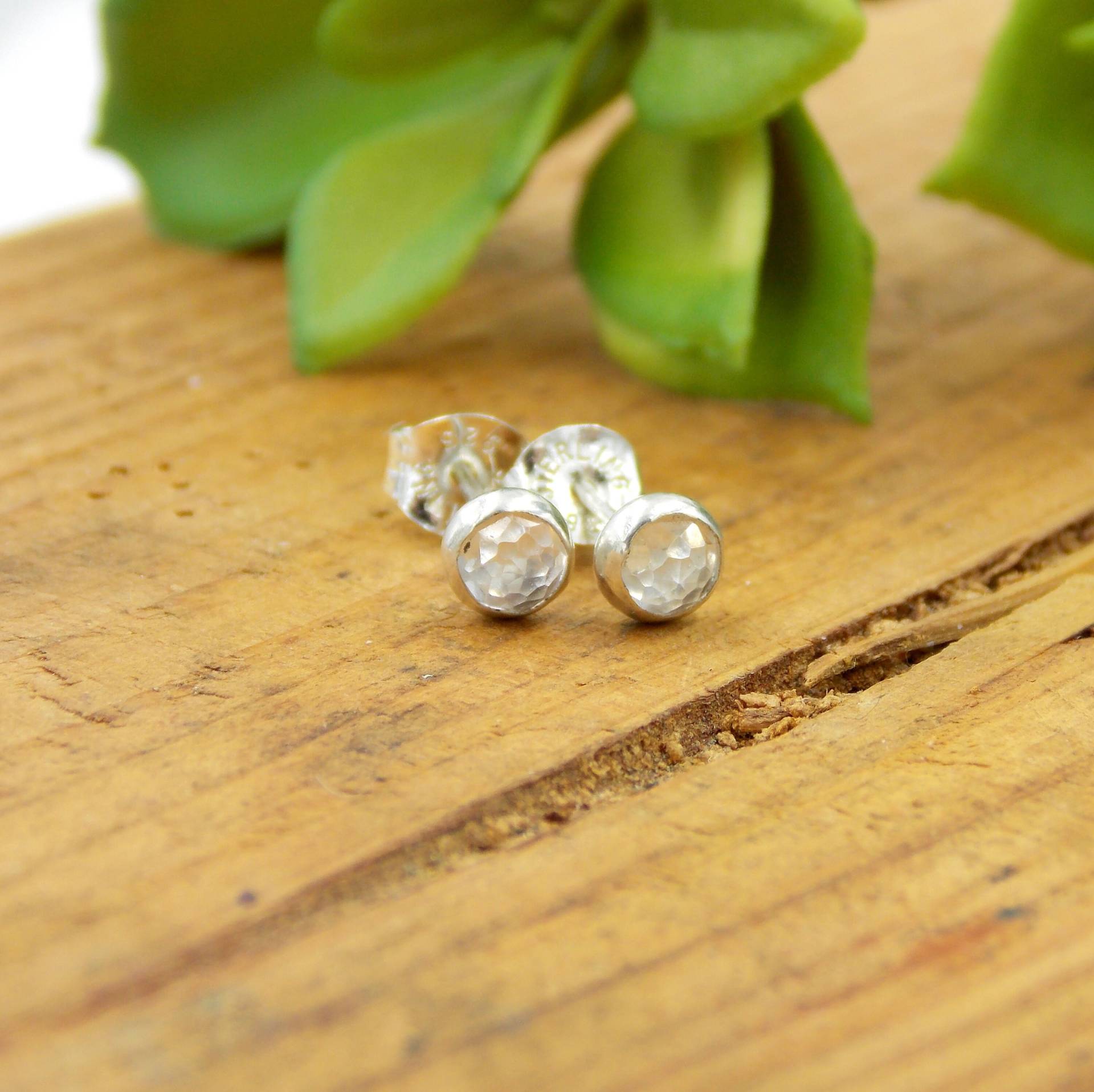 Sterling Silber Rose Geschnitten Stein Ohrstecker Mit 4mm Cabochon Sterling Silber Rose Geschnitten Stein Ohrstecker Mit 4mm Cabochon von RitoOriginals