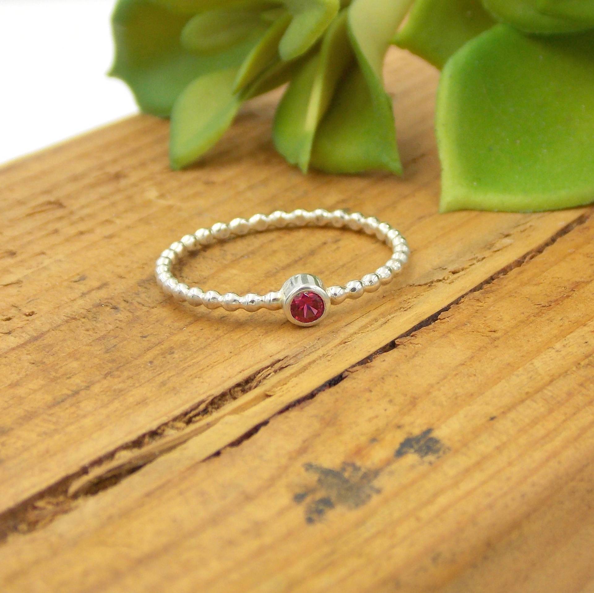 Zierlicher Perlen Geburtsstein Ring Stapelbarer Sterling Ring Mit Punkten Zierlicher Perlen Geburtsstein Ring Stapelbarer Sterling Ring Mit Punkten von RitoOriginals