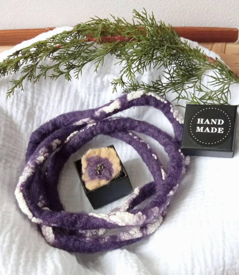 Handgemachte Nuno Filz Kette Und Ring, Merino Wolle Spitzen Schmuck von RitualeNatura