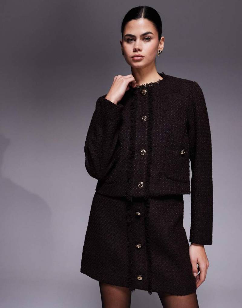 River Island - Bouclé-Jacke in Dunkelbraun mit aufgesetzten Taschen-Brown River Island - Bouclé-Jacke in Dunkelbraun mit aufgesetzten Taschen-Brown von River Island