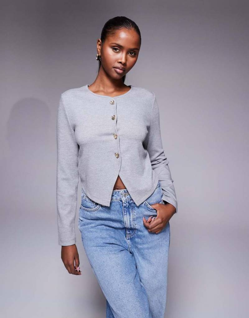 River Island - Cropped-Strickjacke in Grau mit Herzknöpfen von River Island