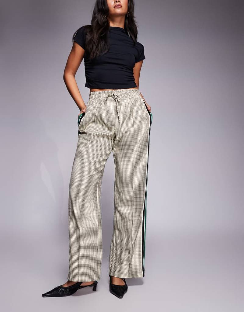 River Island - Elegante Jogginghose in Beige kariert-Neutral von River Island