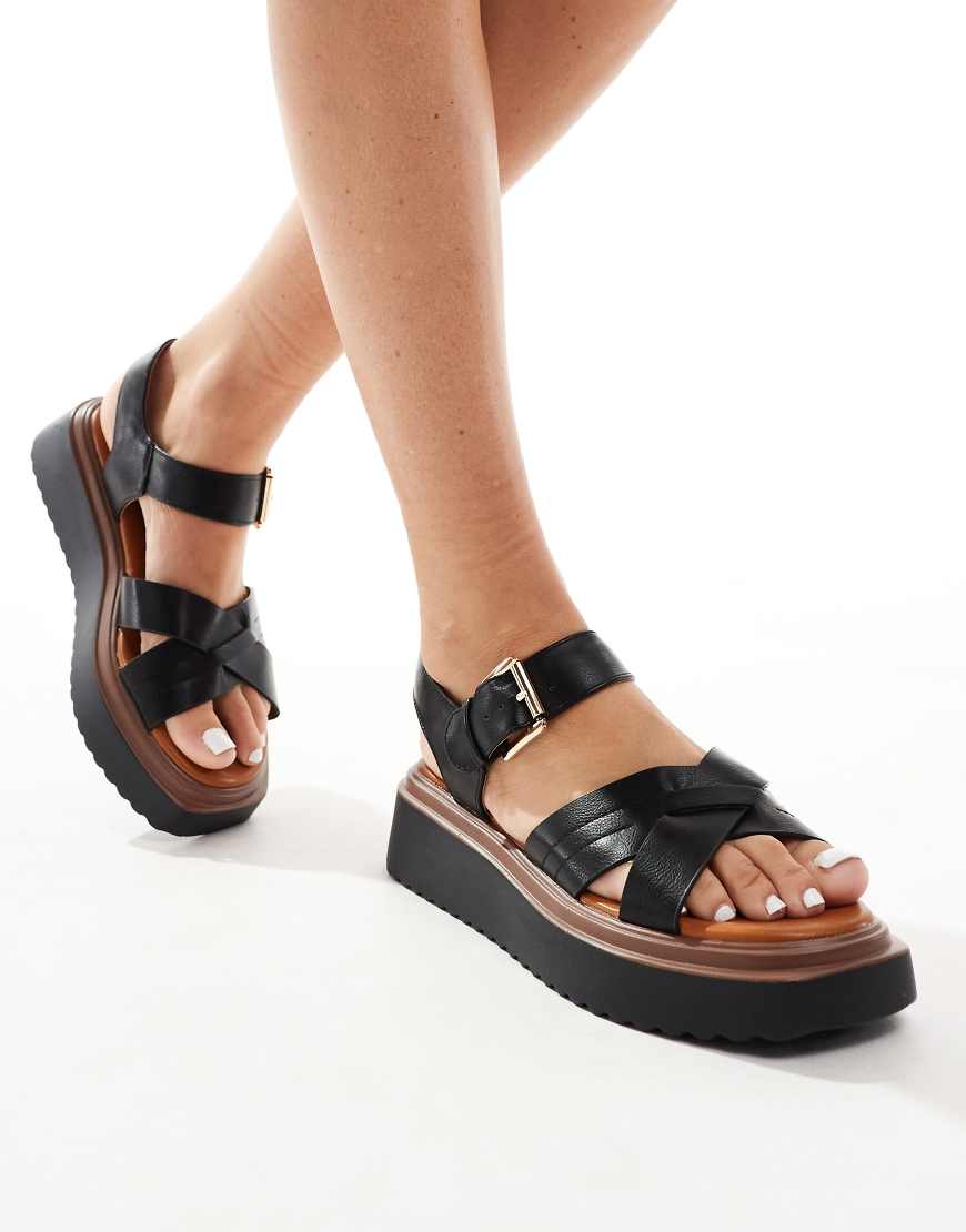 River Island - Flatform-Sandalen in Schwarz River Island - Flatform-Sandalen in Schwarz von River Island