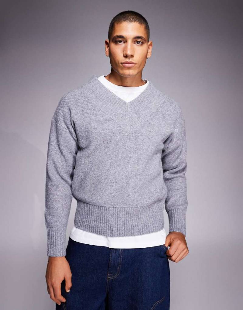 River Island - Gerippter Pullover in meliertem Grau mit Rundhalsausschnitt River Island - Gerippter Pullover in meliertem Grau mit Rundhalsausschnitt von River Island