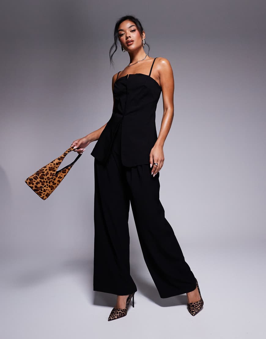River Island - Geripptes Camisole in Schwarz mit Knopfleiste von River Island