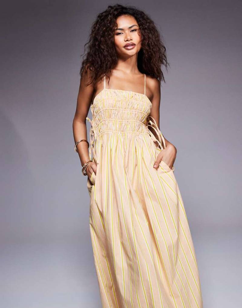 River Island - Gesmoktes Midikleid in Steinbeige mit Riemchenträgern-Neutral von River Island