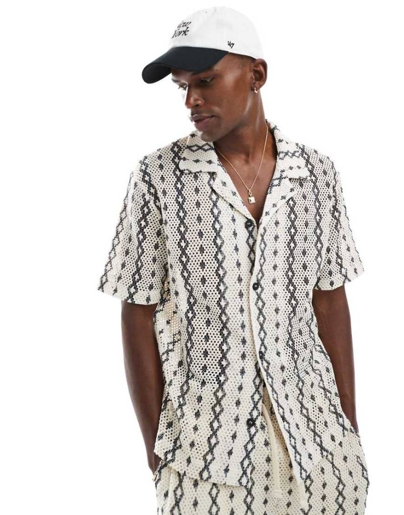 River Island - Häkel-Hemd in gemustertem Ecru mit Reverskragen, Kombiteil-Weiß von River Island