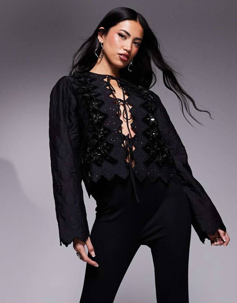 River Island - Hausmantel in Schwarz mit Lochstickerei von River Island