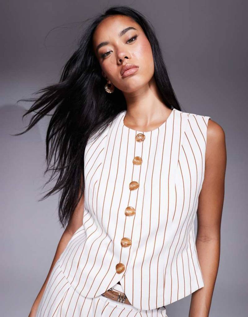 River Island - Hochgeschlossene Weste in gestreiftem Weiß, Kombiteil von River Island