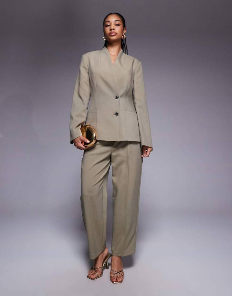 River Island - Hose in Hellbeige mit geradem Bein-Neutral River Island - Hose in Hellbeige mit geradem Bein-Neutral von River Island