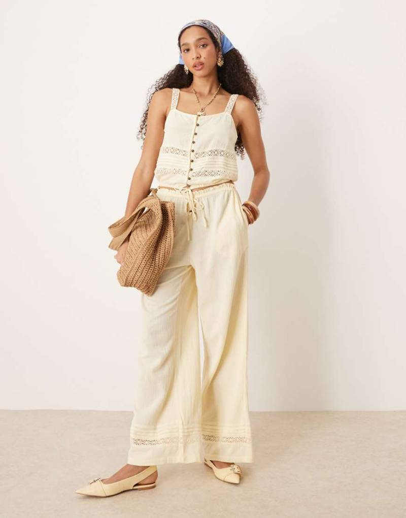 River Island - Hose in Hellgelb mit Knitterstruktur, Kombiteil von River Island