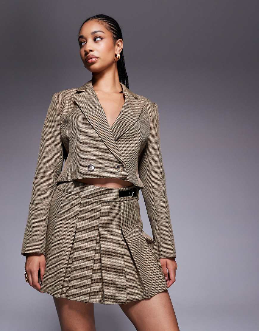 River Island - Kilt-Skort in Braun kariert mit Schnallendetail-Neutral von River Island