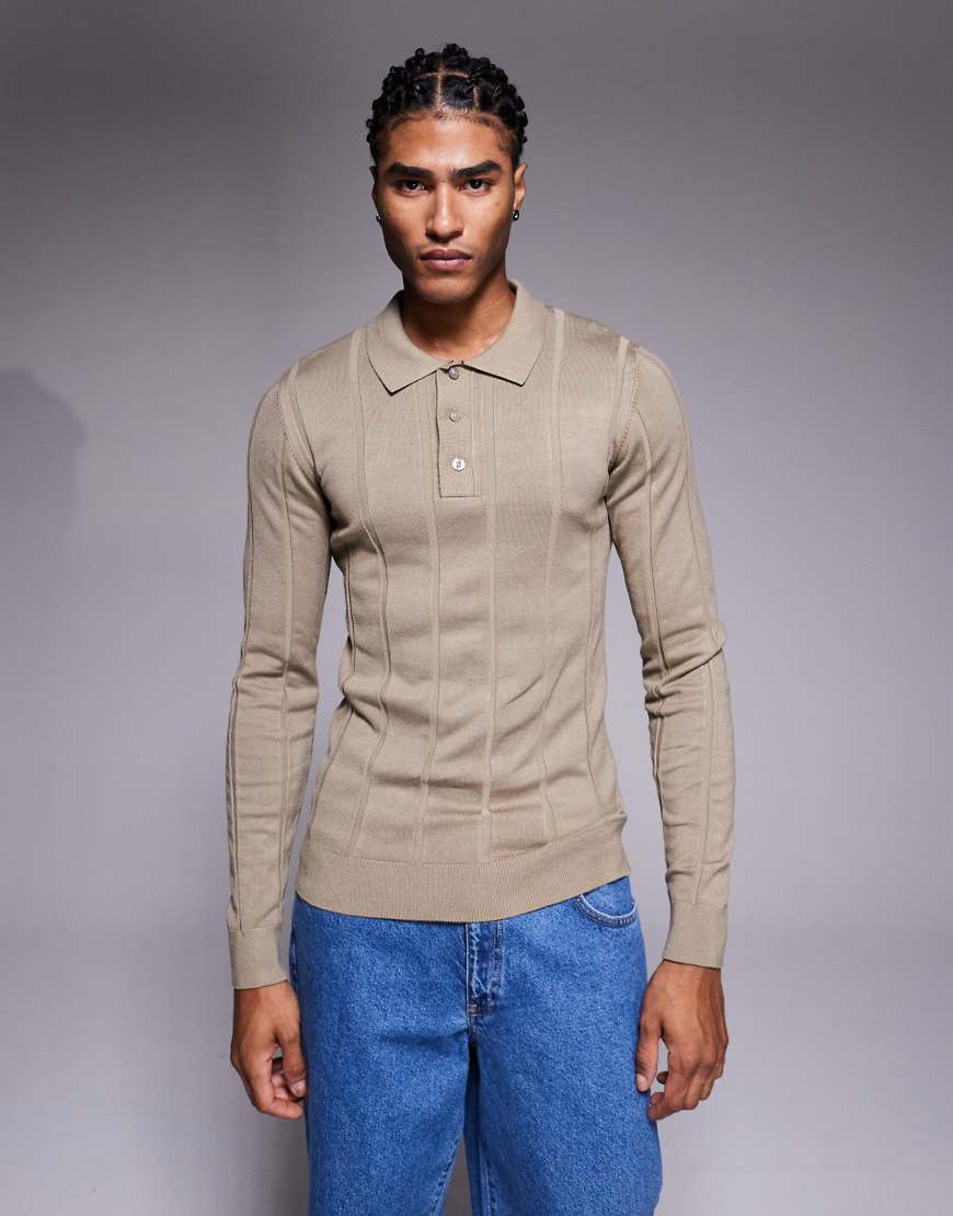 River Island - Körperbetontes Polohemd aus Rippstrick in Steinbeige-Neutral River Island - Körperbetontes Polohemd aus Rippstrick in Steinbeige-Neutral von River Island