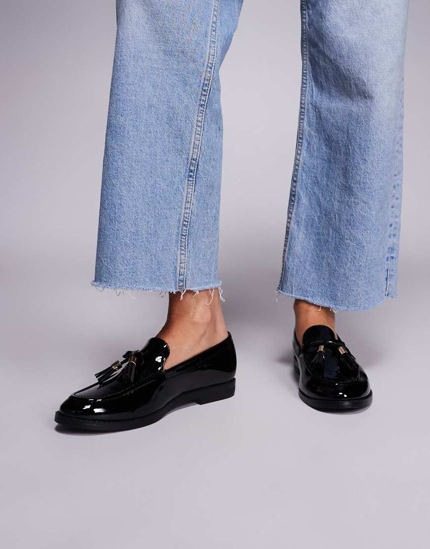 River Island - Loafer mit Bommel in schwarzer Lackoptik von River Island